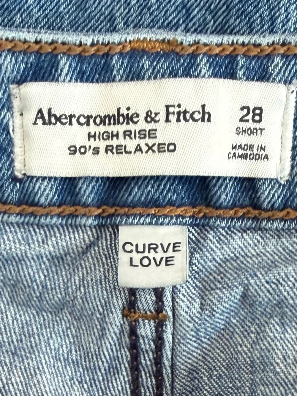 Abercrombie & Fitch High-Rise 90’s relaxed Curve love Size 28 Short